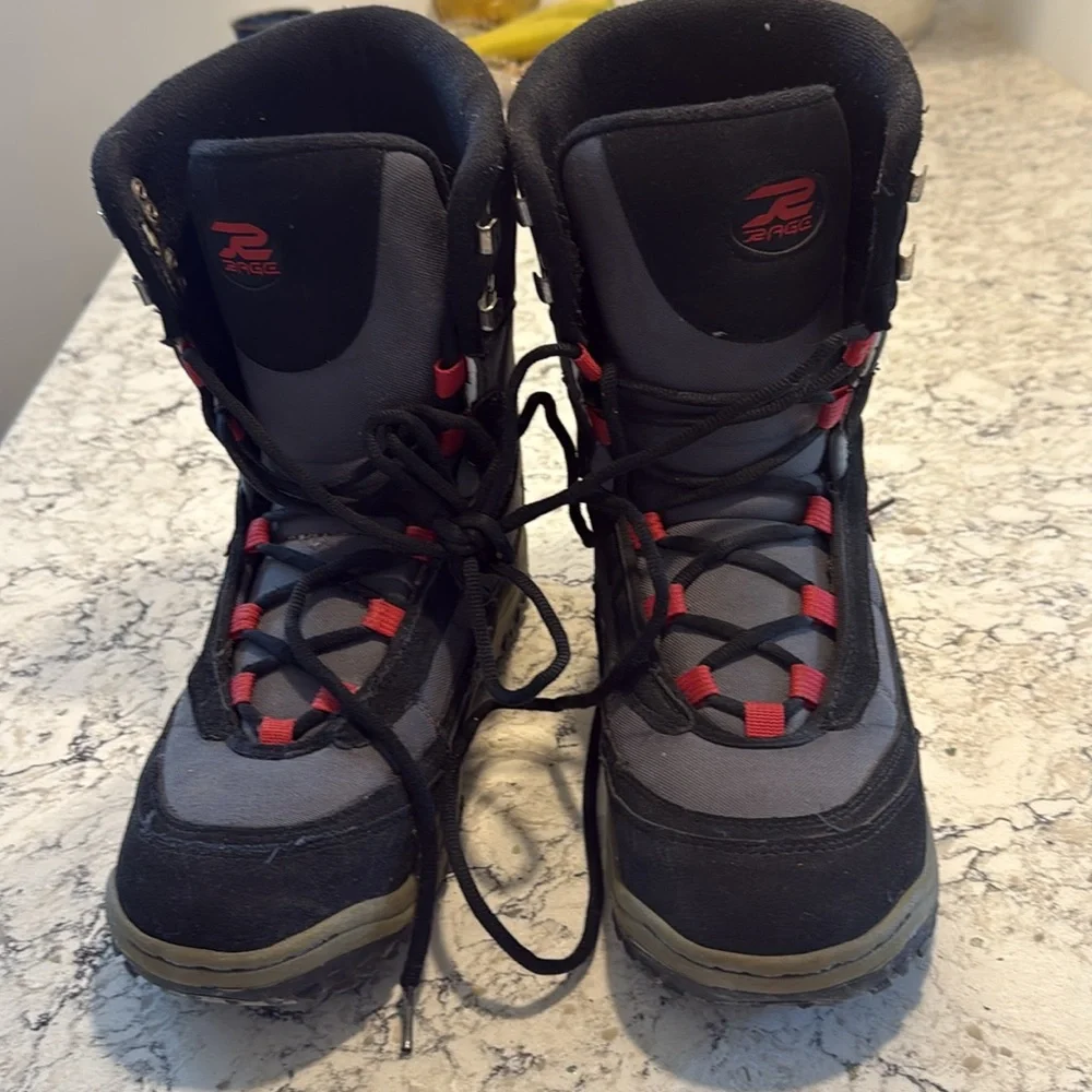 Rage men’s snowboarding boot